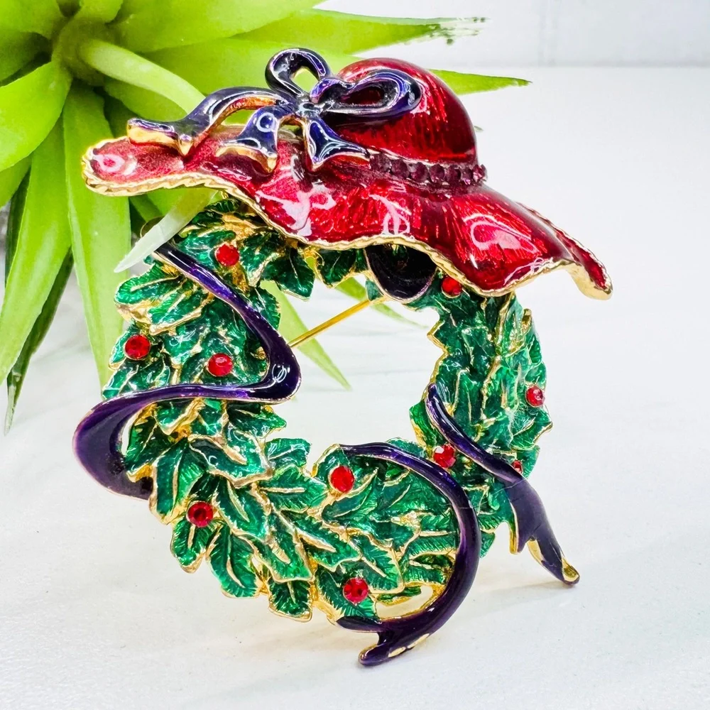 Vintage Y2K Red Hat Society Enamel Rhinestone Christmas Green Wreath Brooch